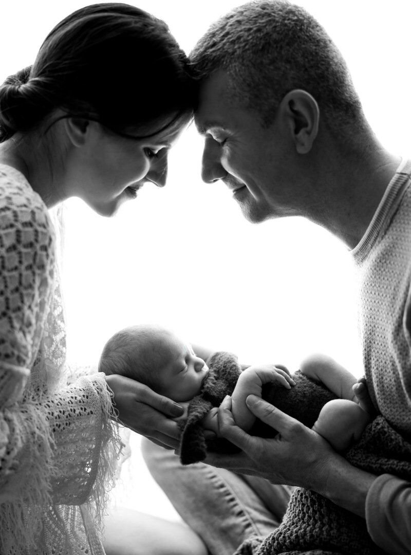 Giovane ragazza con espressione serena in ritratto terapeutico Peter Pan