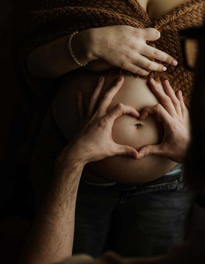 Studio fotografico gravidanza posa guidata e valorizzazione delle forme